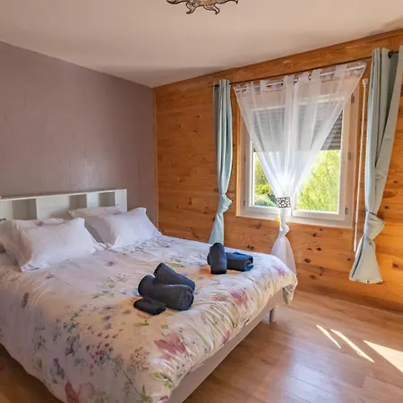 Au Petit Bonheur Bed & Breakfast