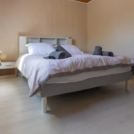 Au Petit Bonheur Bed & Breakfast