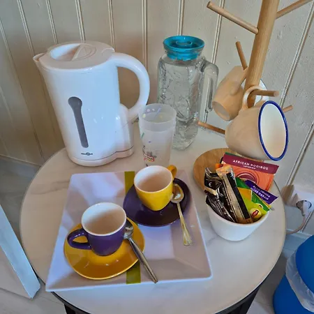 Au Petit Bonheur 住宿加早餐酒店 Hautefage-la-Tour