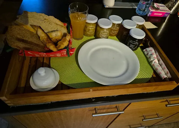 Au Petit Bonheur Nocleg ze śniadaniem *